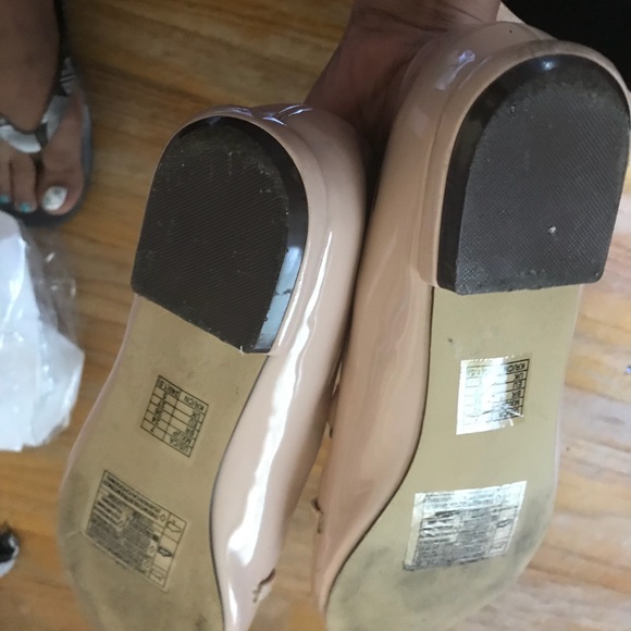Pastel pink gently used shoes - Picture 3 of 3